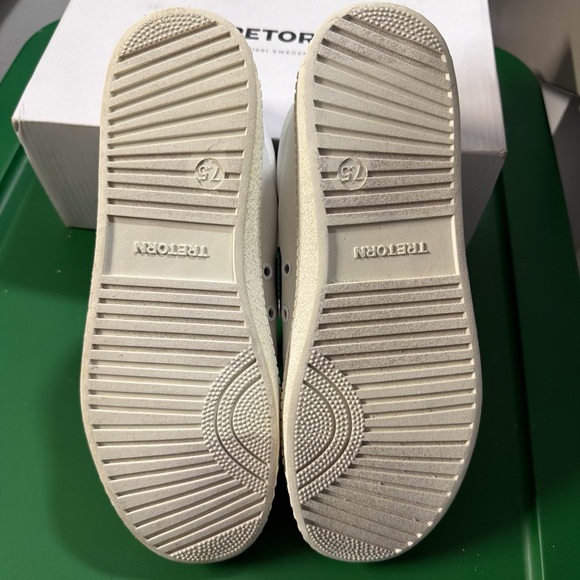 Tretorn Womens White and Navy Sneakers - Picture 5 of 7